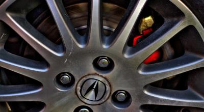 The Wheel Nut Wouldn’t Budge. The Mechanic Was Turning It the Wrong Way - Photo