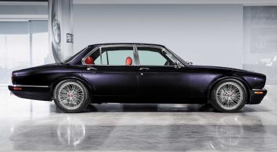 The Classic Jaguar Had a Fuel Cap on Each Side. You Had to Choose a Tank - Photo