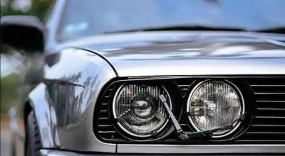 Those Tiny Wipers on Old Headlights Had a Serious Job - Photo